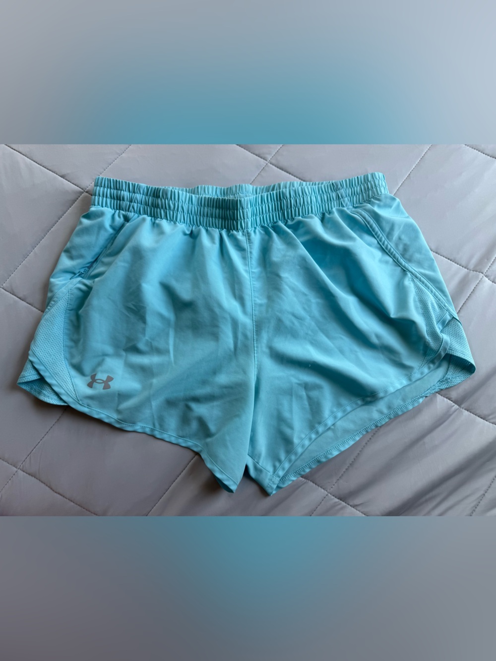Women’s under armour athletic shorts size large